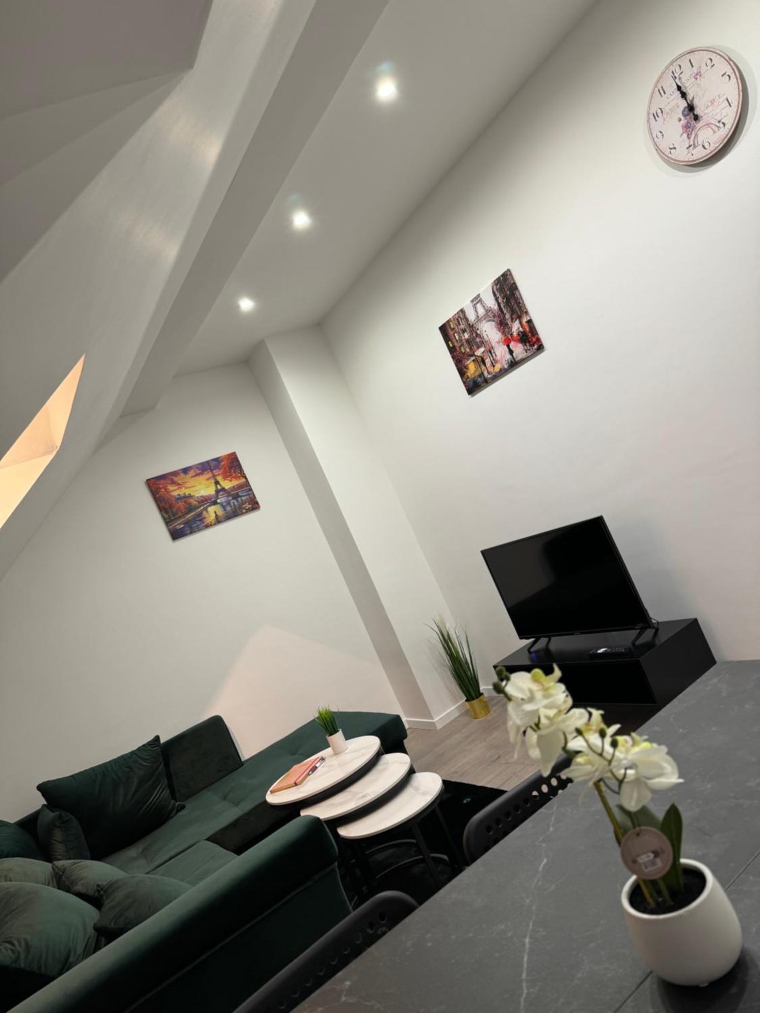 Paris By D&J Apartment'S Altenessen Nord Bagian luar foto