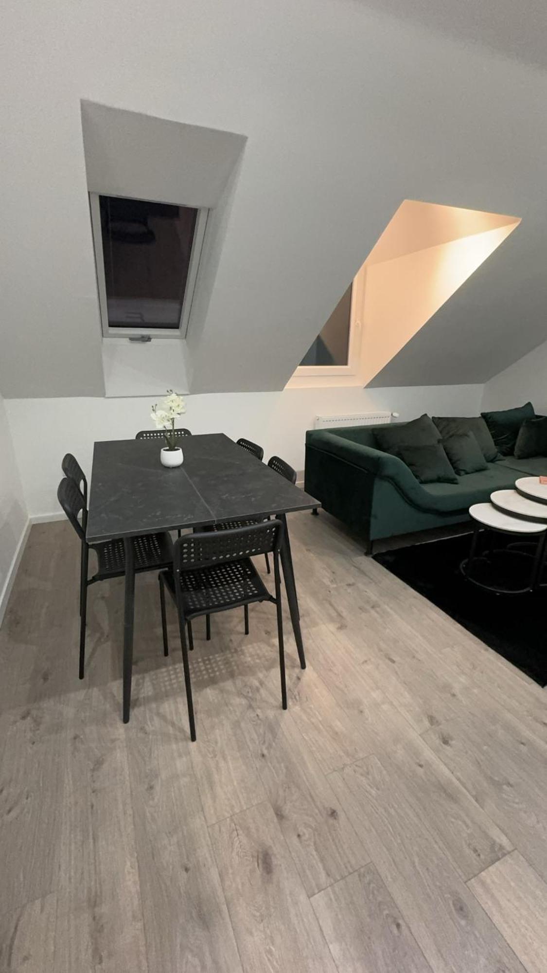 Paris By D&J Apartment'S Altenessen Nord Bagian luar foto