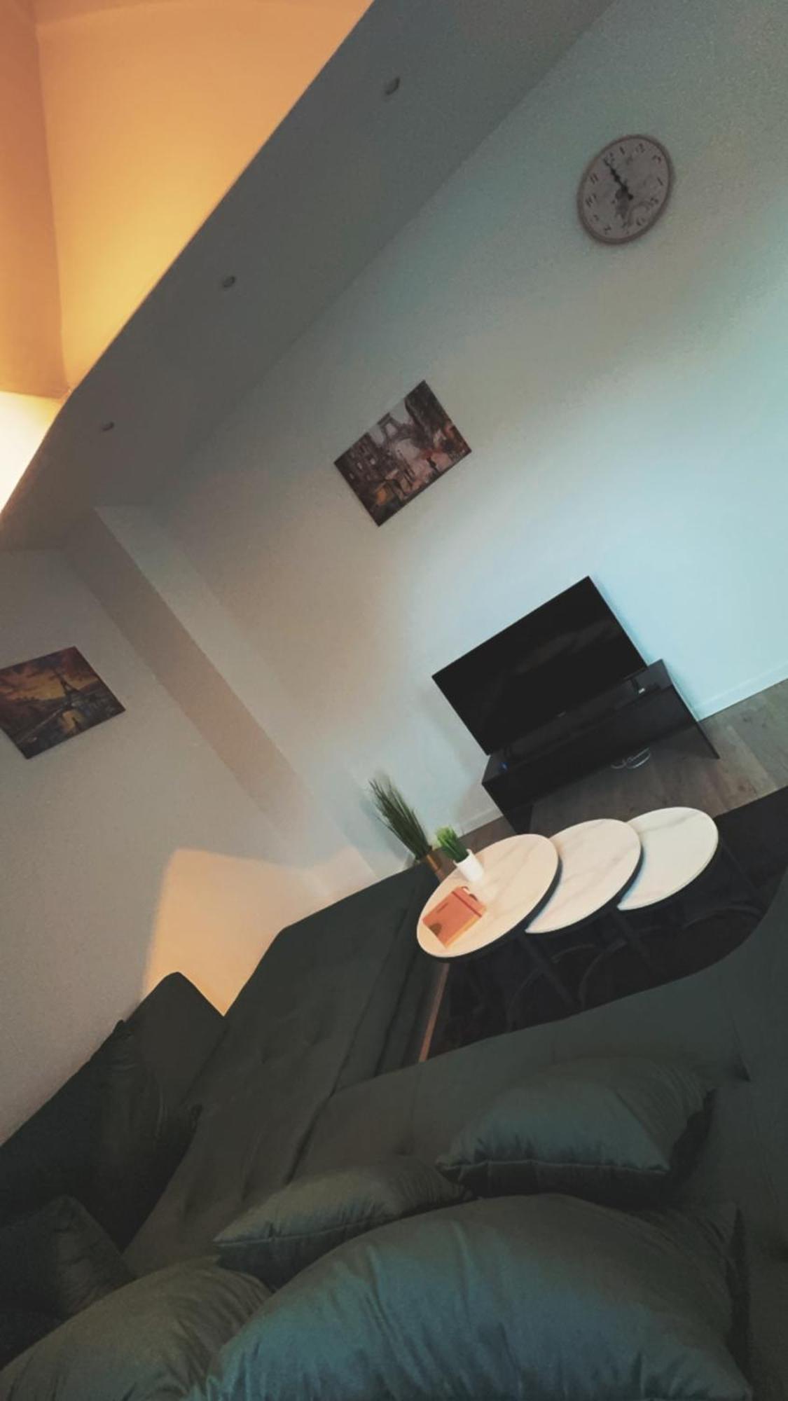 Paris By D&J Apartment'S Altenessen Nord Bagian luar foto